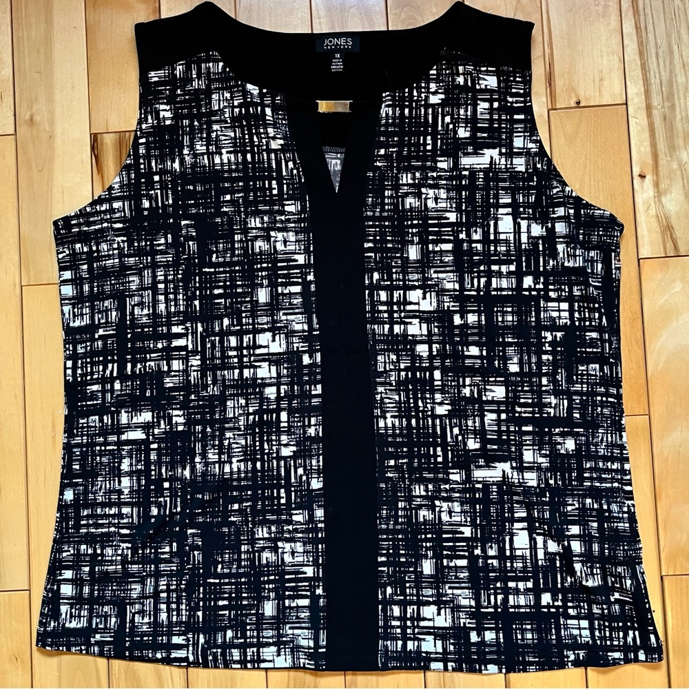 Jones New York-Women’s Sleeveless Top-Size 1X-Black & White
